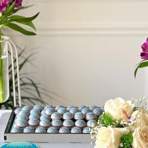 Wooden Tray of Name Printed Chocolate - Blue/Pink - Fantastic Chocolate