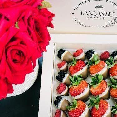 Strawberries & Berries Chocolate Box - Fantastic Chocolate