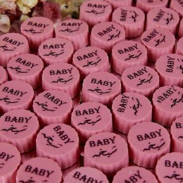 Round Mirror Tray of Name Printed Pink Chocolate - Fantastic Chocolate