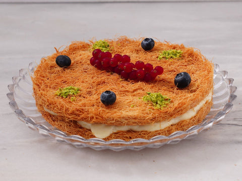 Round Kanafa with Cream Plate - Fantastic Chocolate