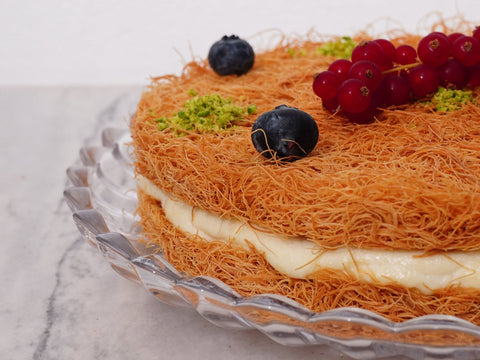 Round Kanafa with Cream Plate - Fantastic Chocolate