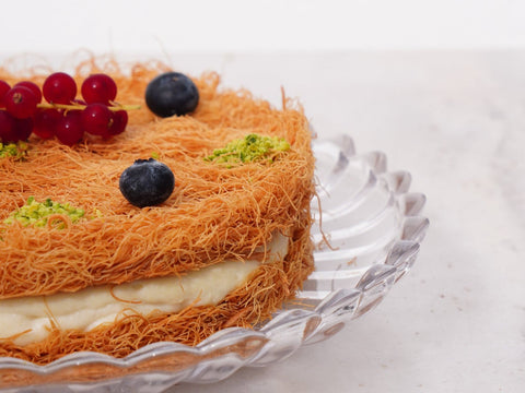 Round Kanafa with Cream Plate - Fantastic Chocolate