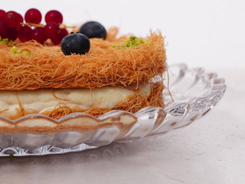 Round Kanafa with Cream Plate - Fantastic Chocolate