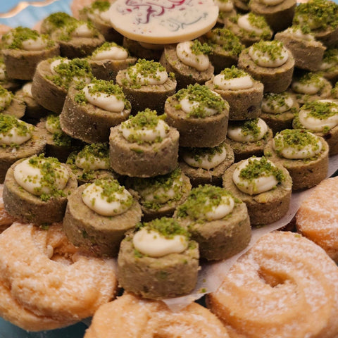 Ghraiba & French Biscuit Crystal Tray - Fantastic Chocolate
