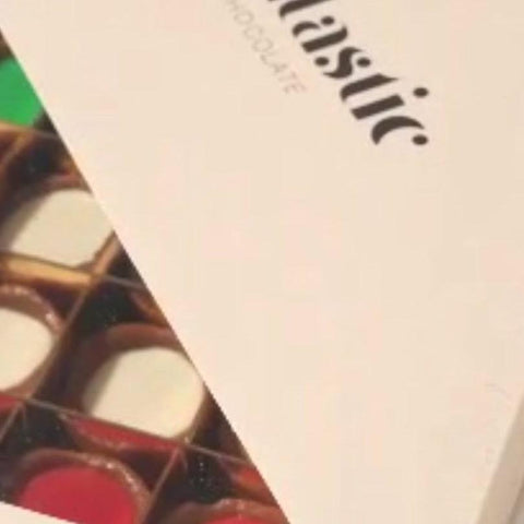 Kuwait Flag Chocolate Cups - Fantastic Chocolate