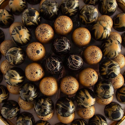 Round Gold Tray of Black and Gold Marble Chocolate - Fantastic Chocolate