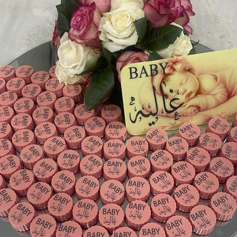 Round Mirror Tray of Name Printed Pink Chocolate 80 pieces - Fantastic Chocolate
