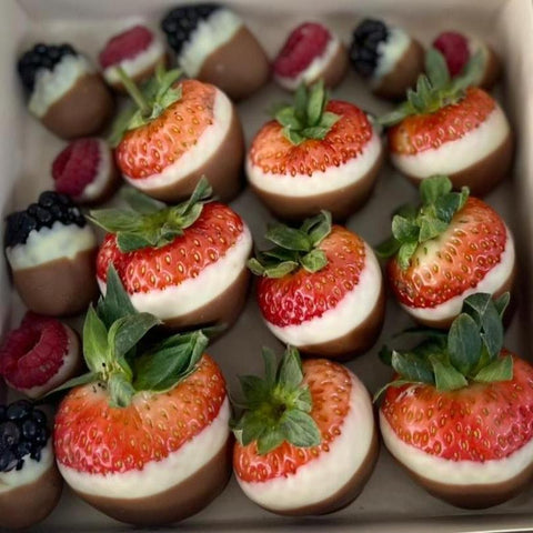 Strawberries & Berries Chocolate Box - Fantastic Chocolate