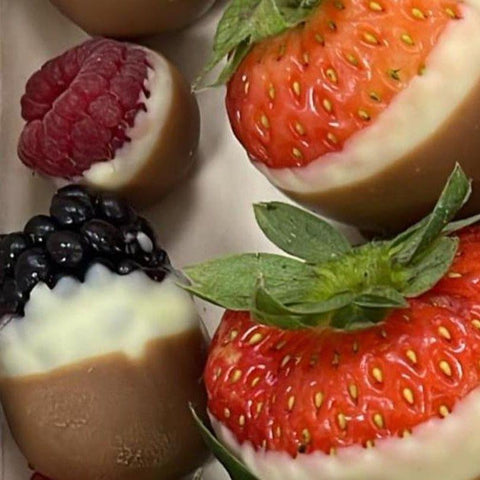 Strawberries & Berries Chocolate Box - Fantastic Chocolate