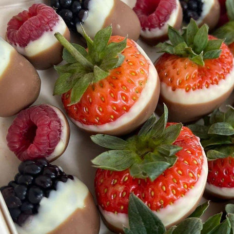 Strawberries & Berries Chocolate Box - Fantastic Chocolate