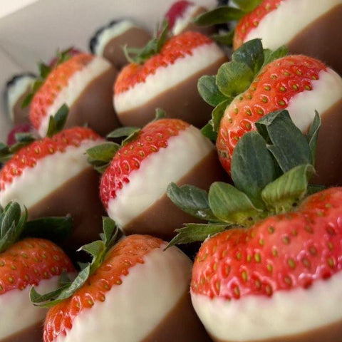 Strawberries & Berries Chocolate Box - Fantastic Chocolate