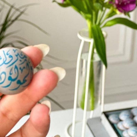 Wooden Tray of Name Printed Chocolate - Blue/Pink - Fantastic Chocolate